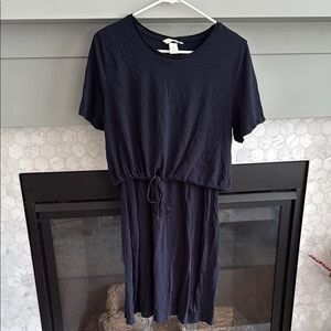Nursing friendly H&M Mama Maternity Dress